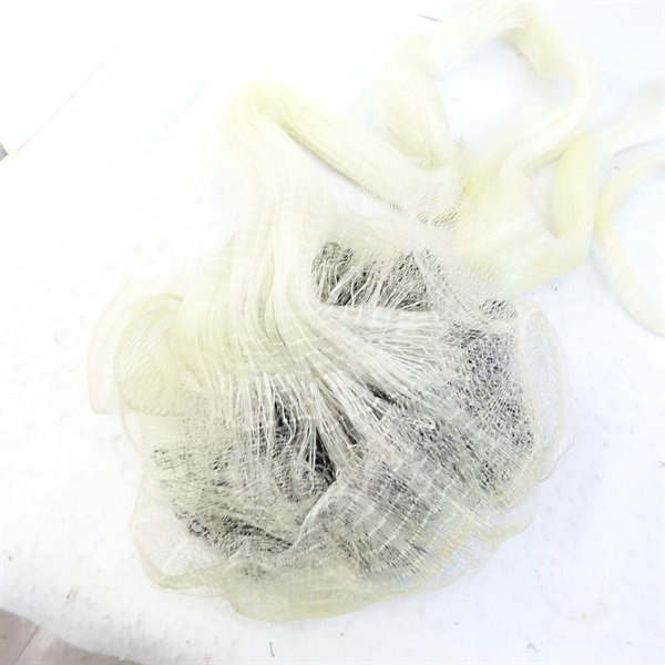 投網 １８節 ８００目１．５－２号 総重量４．３ＫＧ